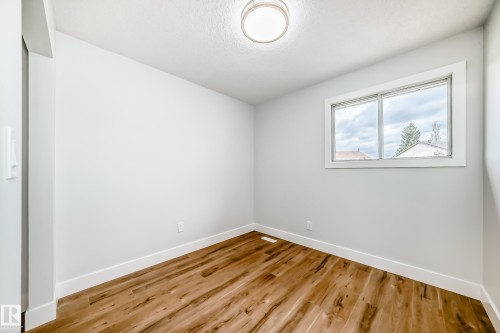 3510 41B Avenue, Edmonton, AB - Indoor Photo Showing Other Room