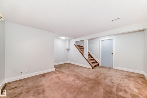 3510 41B Avenue, Edmonton, AB - Indoor Photo Showing Other Room