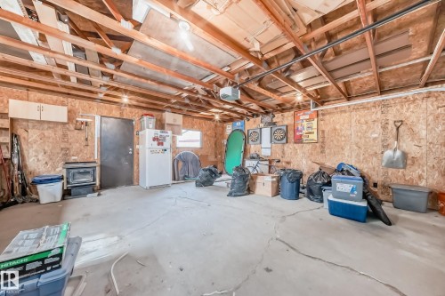 3510 41B Avenue, Edmonton, AB - Indoor Photo Showing Other Room