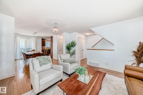 7021 95 Street, Edmonton, AB 