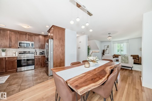 7021 95 Street, Edmonton, AB 