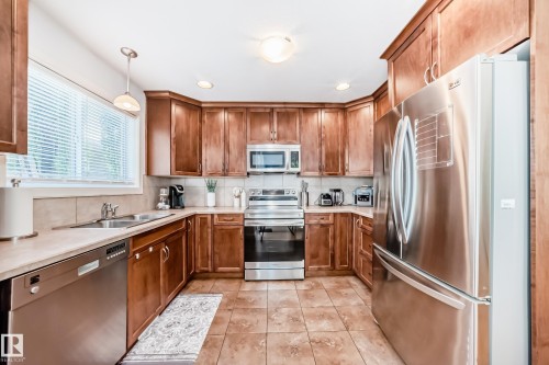 7021 95 Street, Edmonton, AB 
