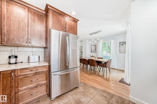 7021 95 Street, Edmonton, AB 