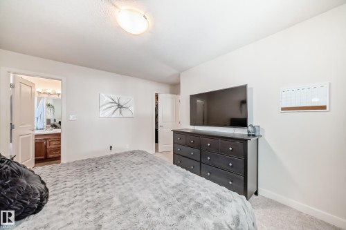 7021 95 Street, Edmonton, AB 