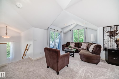 7021 95 Street, Edmonton, AB 