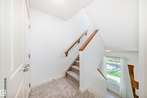 7021 95 Street, Edmonton, AB 