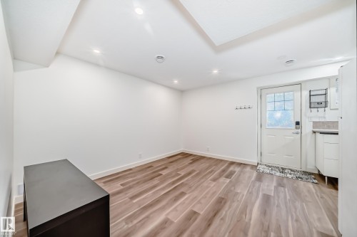 7021 95 Street, Edmonton, AB 