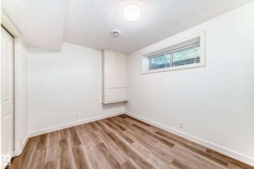 7021 95 Street, Edmonton, AB 
