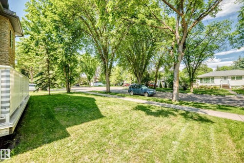 7021 95 Street, Edmonton, AB 