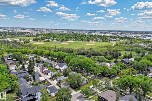 7021 95 Street, Edmonton, AB 