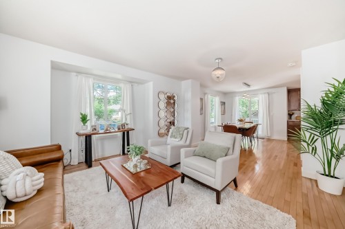 7021 95 Street, Edmonton, AB 