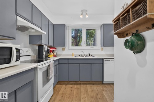 10 1904 48 Street, Edmonton, AB 