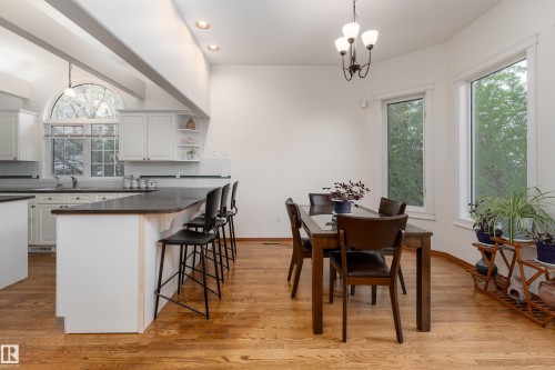 520 Pardee Bay, Edmonton, AB - Indoor