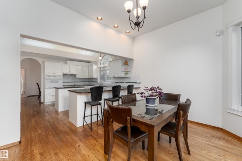 520 Pardee Bay, Edmonton, AB - Indoor Photo Showing Dining Room