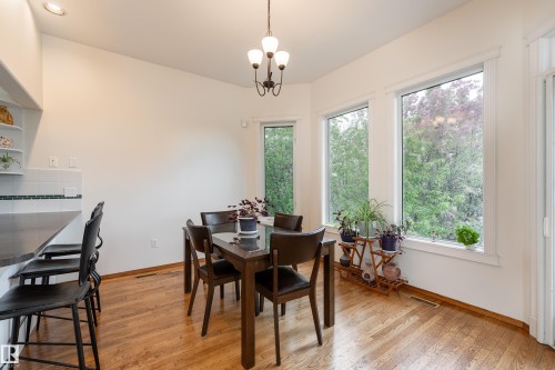 520 Pardee Bay, Edmonton, AB - Indoor Photo Showing Dining Room
