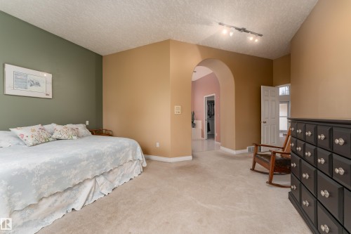 520 Pardee Bay, Edmonton, AB - Indoor Photo Showing Bedroom