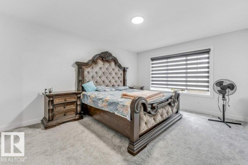 Neutral-toned carpeting throughout - 423 28 Street, Edmonton, AB 