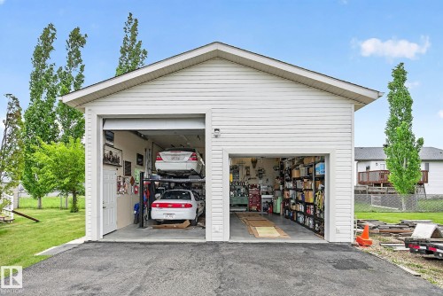 4805 53 Avenue, Thorsby, AB 
