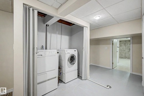 Laundry room - 3718 103B Street Nw, Edmonton, AB - Indoor Photo Showing Laundry Room