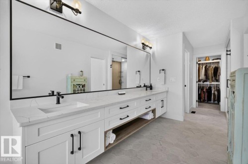 4470 Suzanna Crescent, Edmonton, AB 