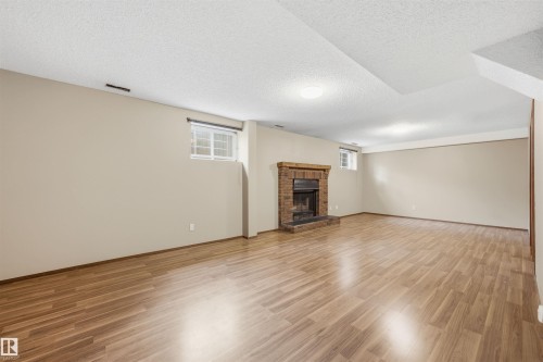 56 Mathias Avenue, Spruce Grove, AB 