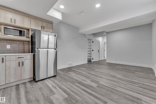 1460 25 Street, Edmonton, AB 