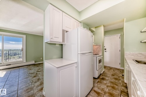 606 8310 Jasper Avenue, Edmonton, AB 