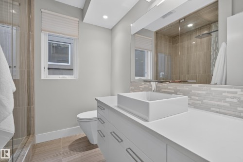 9509 99B Street, Edmonton, AB 