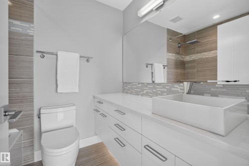 9509 99B Street, Edmonton, AB 