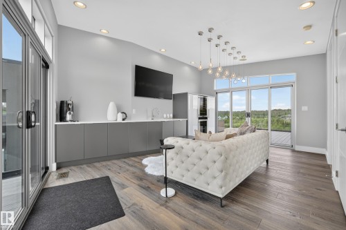 9509 99B Street, Edmonton, AB 