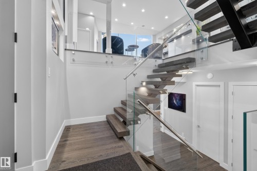 9509 99B Street, Edmonton, AB 