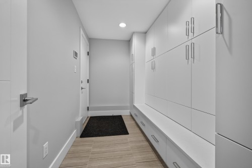 9509 99B Street, Edmonton, AB 