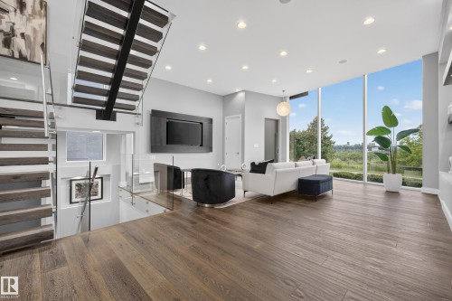 9509 99B Street, Edmonton, AB 