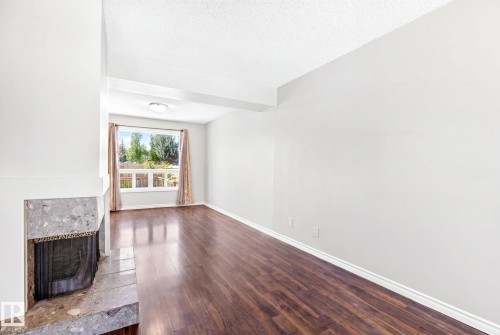 7 1651 46 St, Edmonton, AB 