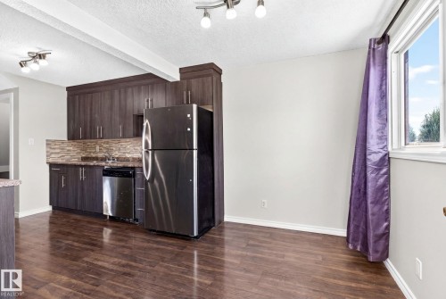 7 1651 46 St, Edmonton, AB 