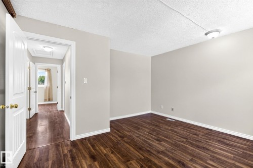 7 1651 46 St, Edmonton, AB 