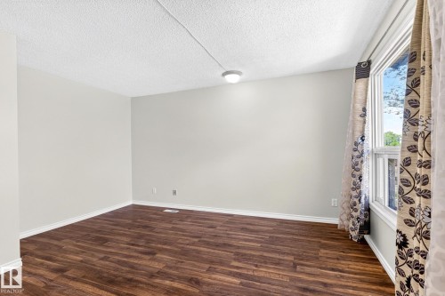 7 1651 46 St, Edmonton, AB 