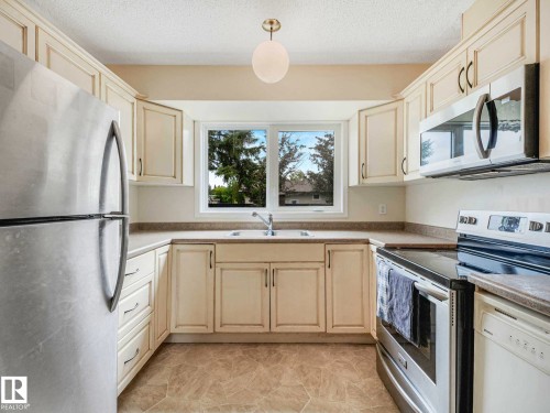 5 Akins Drive, St. Albert, AB 