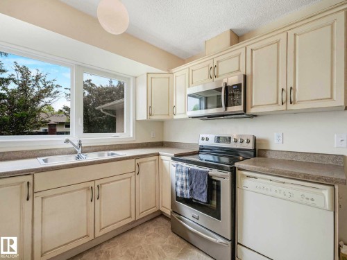 5 Akins Drive, St. Albert, AB 