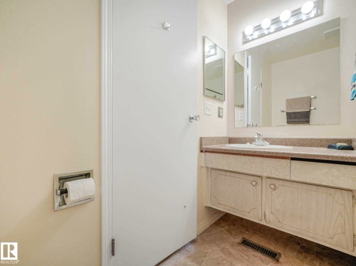 5 Akins Drive, St. Albert, AB 