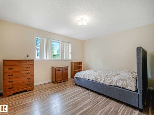 5 Akins Drive, St. Albert, AB 