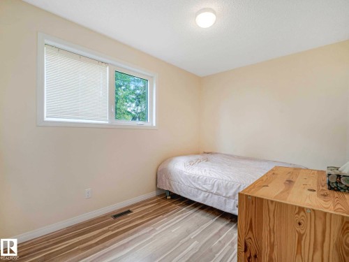 5 Akins Drive, St. Albert, AB 