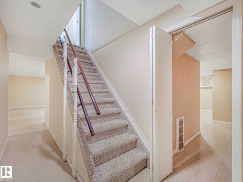 5 Akins Drive, St. Albert, AB 