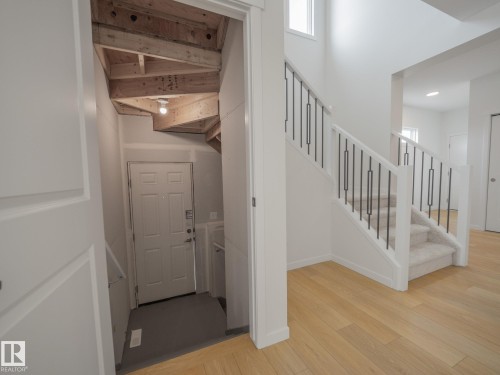 2503 211 Street Nw, Edmonton, AB - Indoor Photo Showing Other Room