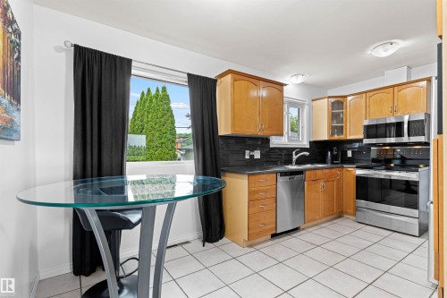 8707 69 Avenue, Edmonton, AB 