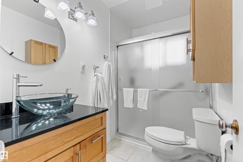 8707 69 Avenue, Edmonton, AB 