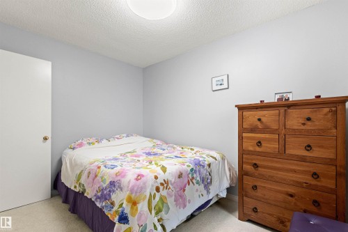 8707 69 Avenue, Edmonton, AB 
