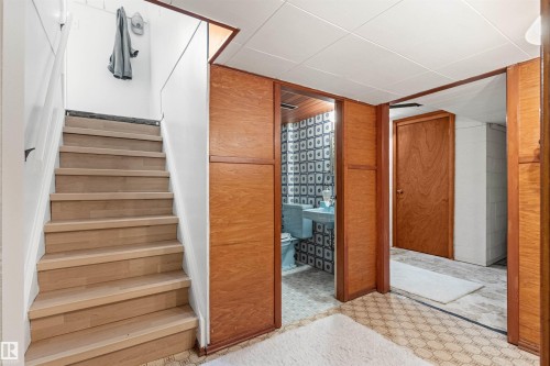8707 69 Avenue, Edmonton, AB 