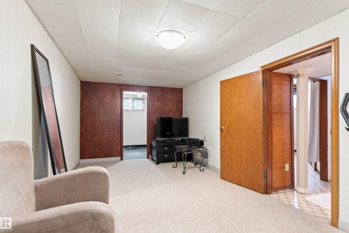 8707 69 Avenue, Edmonton, AB 