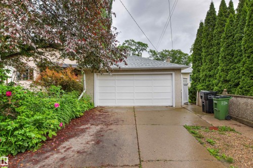 8707 69 Avenue, Edmonton, AB 